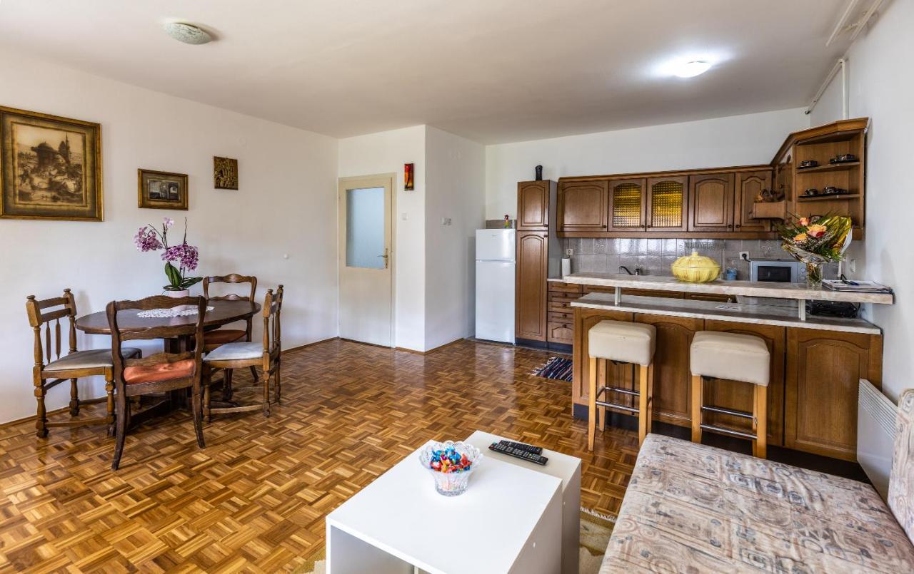 Avlija Garden Gem Apartment Sarajevo Bagian luar foto