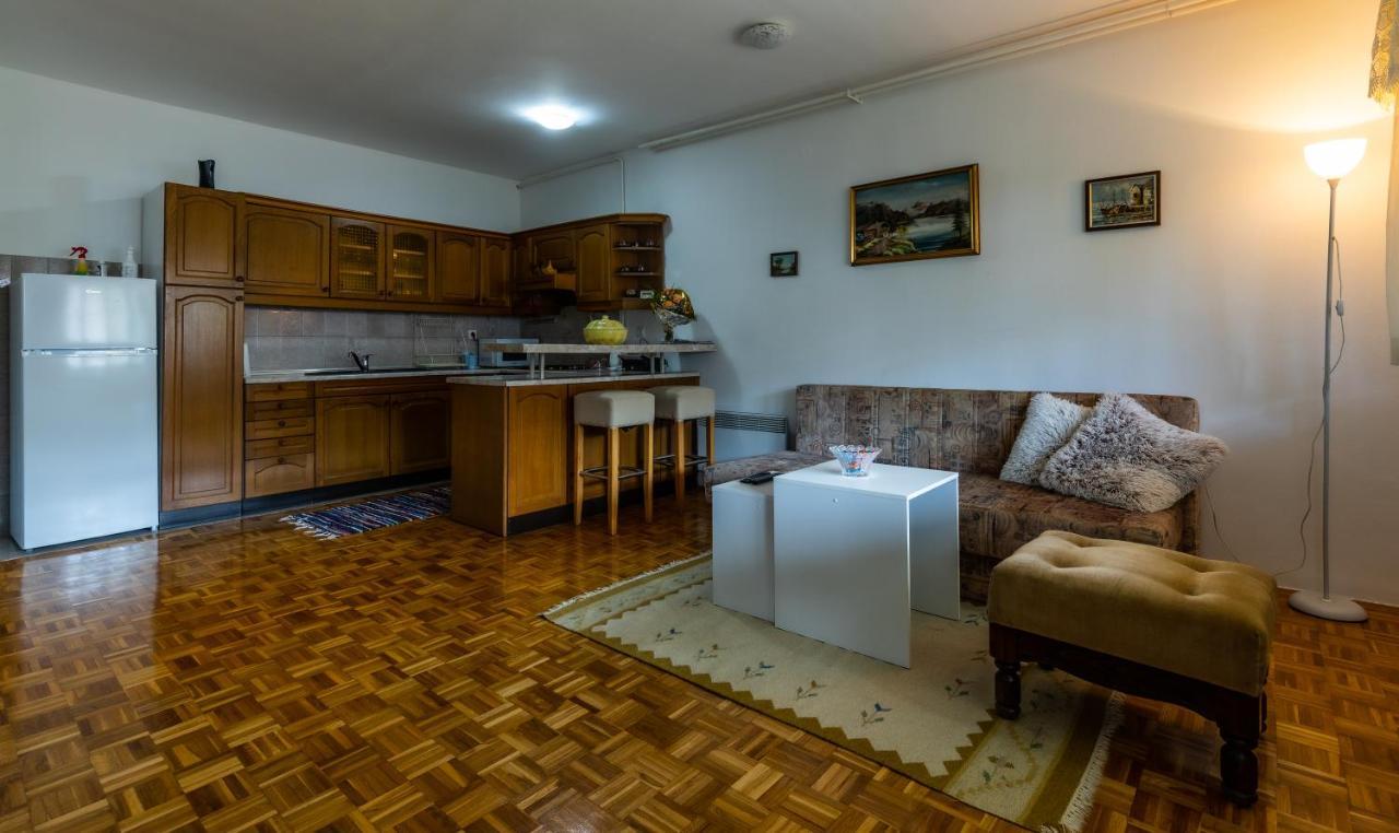 Avlija Garden Gem Apartment Sarajevo Bagian luar foto