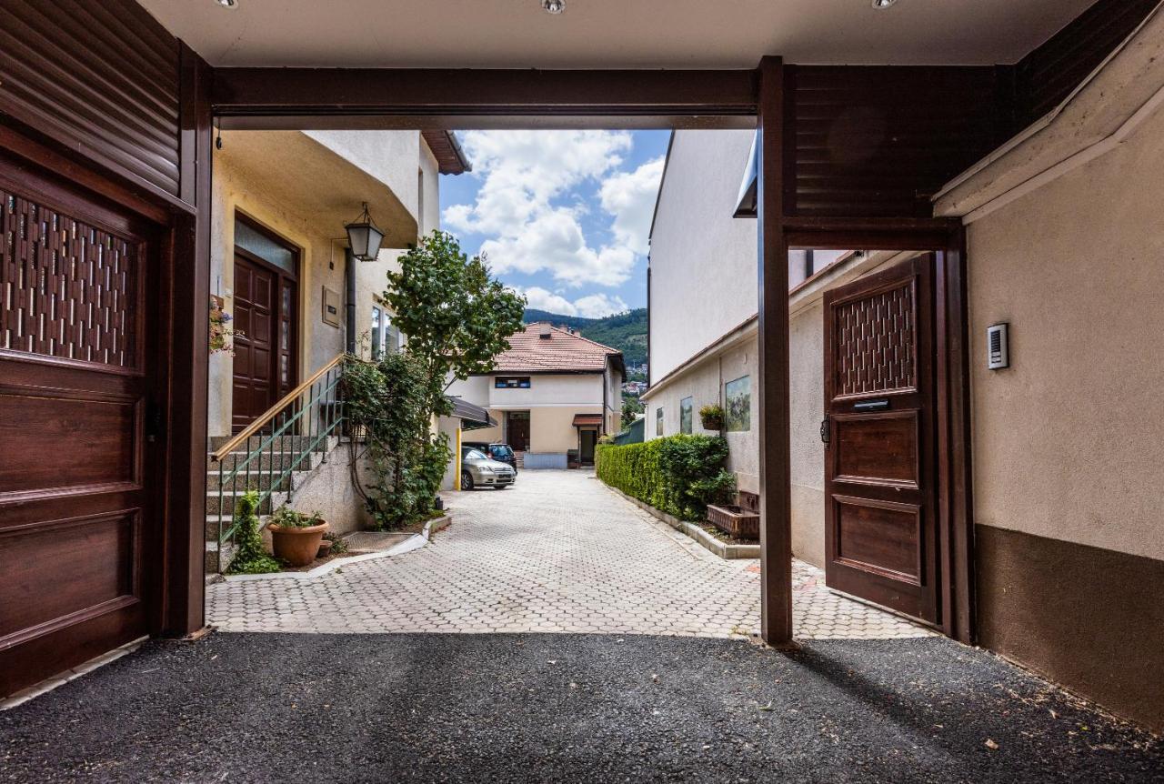 Avlija Garden Gem Apartment Sarajevo Bagian luar foto