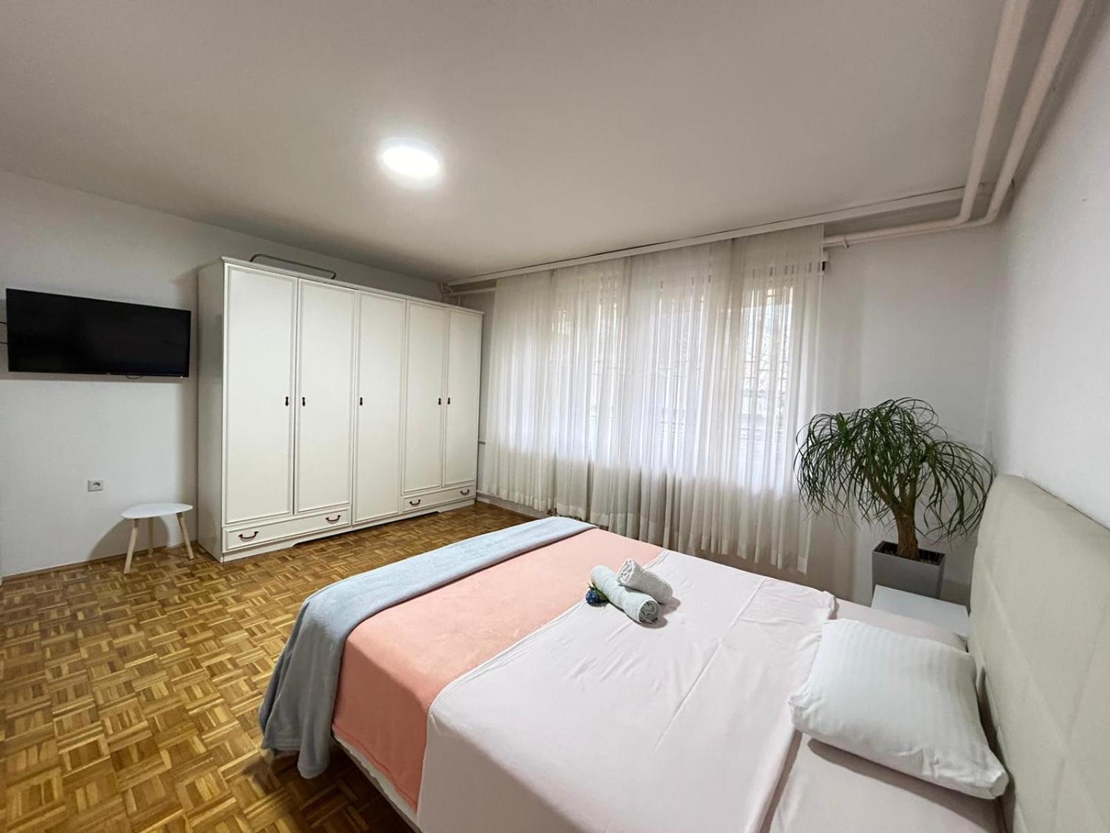 Avlija Garden Gem Apartment Sarajevo Bagian luar foto